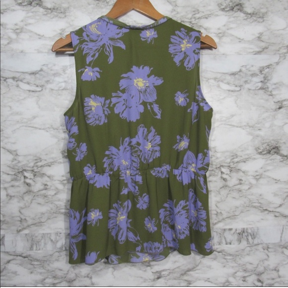 CAbi Celebrity Top Size Medium Style 4184 - Picture 3 of 3